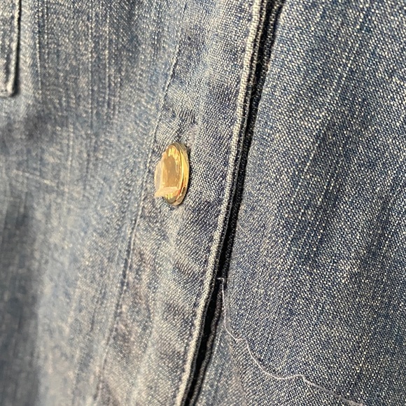 Anne Klein Denim Blue Sleeveless Button-Down Shirt - Picture 4 of 6